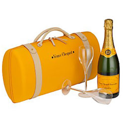 Veuve Clicquot Brut Champagne (750 ml.) With Gift box with 2 matching glasses